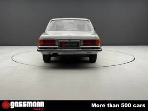 Image 6/15 de Mercedes-Benz 450 SE (1977)