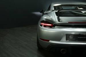 Image 32/50 of Porsche 718 Cayman GT4 RS Weissach (2023)