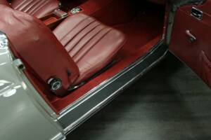 Immagine 30/50 di Mercedes-Benz 250 SL (1968)