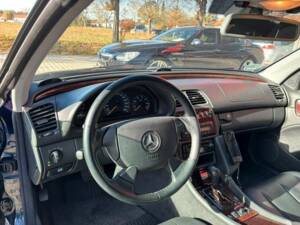 Image 11/16 de Mercedes-Benz CLK 320 (1999)