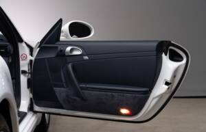 Image 21/40 of Porsche 911 Carrera 4 (2009)