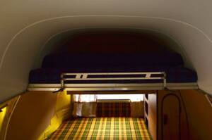 Image 16/18 of Volkswagen T2b panel van (1978)