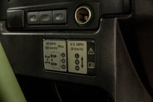 Bild 15/50 von Land Rover Defender 90 TD4 (2008)