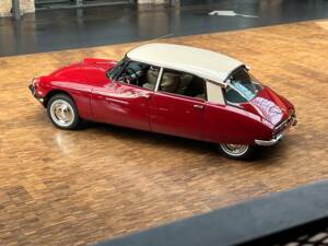 Image 14/37 of Citroën ID 19 (1967)
