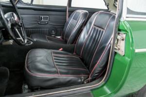 Bild 16/50 von MG MGB GT (1968)
