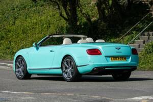 Image 4/38 of Bentley Continental GTC V8 (2013)