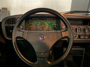 Image 26/42 of Saab 900 2.0i 16V (1991)