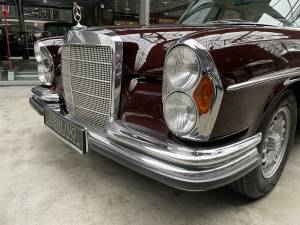Image 5/50 of Mercedes-Benz 280 SE 4,5 (1972)