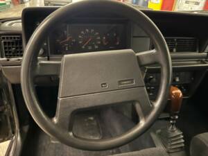 Imagen 9/16 de Volvo 245 GL (1993)
