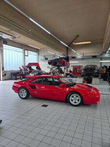 Image 21/33 of Ferrari Mondial 3.2 (1986)