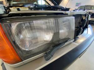 Bild 7/66 von Mercedes-Benz 190 E 2.3-16V (1986)