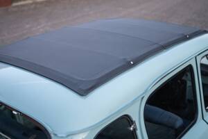 Image 22/66 of Renault R 4 Super (1962)