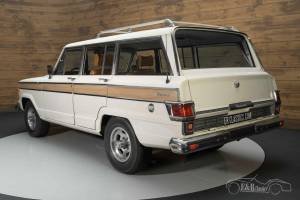 Image 14/19 of Jeep Wagoneer (1977)