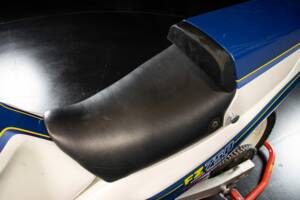 Image 38/50 of Yamaha FZ 750 (1986)