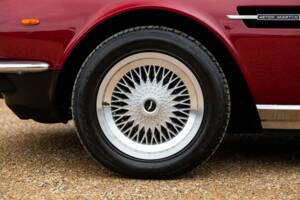 Image 8/50 de Aston Martin V8 EFi Volante (1986)