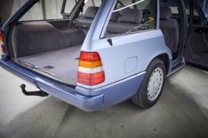 Image 49/100 of Mercedes-Benz 230 TE (1990)