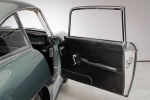 Image 16/26 de Aston Martin DB 4 Vantage (1962)