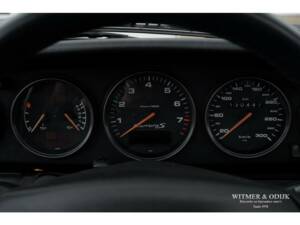 Image 21/32 de Porsche 911 Carrera S (1997)