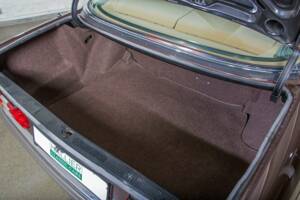 Image 18/20 of Mercedes-Benz 500 SEL (1982)