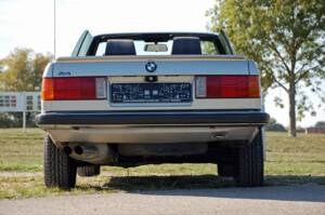 Afbeelding 7/25 van BMW 320i (1990)