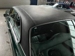 Image 11/47 of Jaguar XJ 6 C 4.2 (1976)