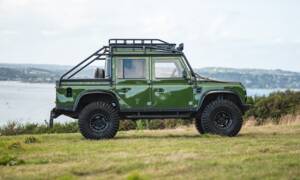 Immagine 2/50 di Land Rover Defender 110 (2005)