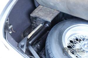 Image 26/50 de Ferrari 330 GT 2+2 (1965)