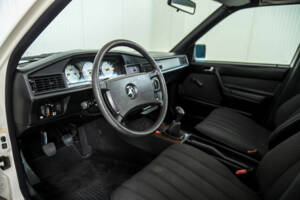 Image 10/50 of Mercedes-Benz 190 D (1985)