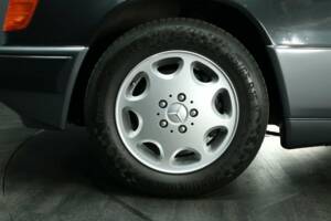 Imagen 30/30 de Mercedes-Benz 300 CE-24 (1993)