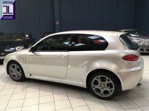 Image 3/49 de Alfa Romeo 147 3.2 GTA (2004)