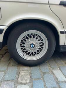 Bild 30/82 von BMW 525i (1993)