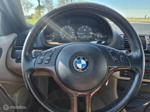 Image 13/38 of BMW 323Ci (2000)