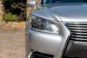 Immagine 50/50 di Lexus LS 600h L (2013)