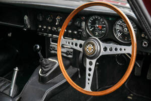 Image 37/40 de Jaguar Type E 4.2 (1967)