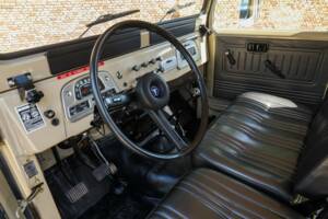 Bild 3/50 von Toyota Land Cruiser BJ 40 (1977)