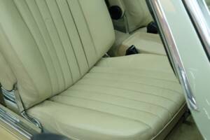 Image 23/50 de Mercedes-Benz 450 SLC 5,0 (1978)