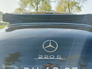 Image 12/49 of Mercedes-Benz 220 S Cabriolet (1958)