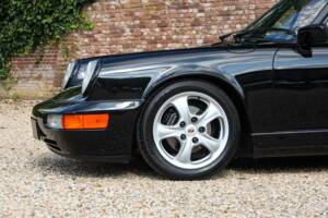 Image 28/50 de Porsche 911 Carrera 2 (1991)