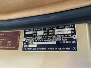 Image 34/36 de Mercedes-Benz 560 SL (1988)