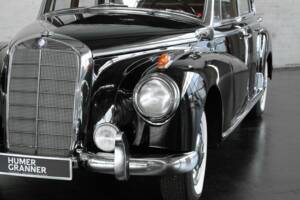Image 12/50 de Mercedes-Benz 300 c (1956)