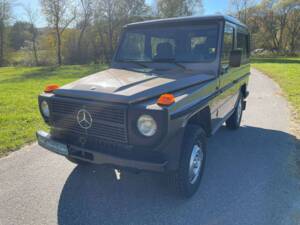 Image 3/39 of Mercedes-Benz 230 GE (SWB) (1986)