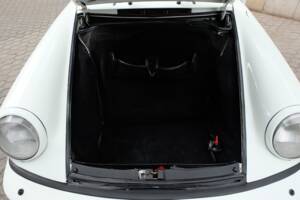 Image 54/60 de Porsche 911 Carrera 2 (1991)