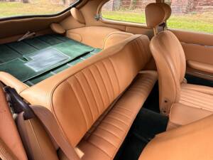 Bild 10/17 von Jaguar E-Type V12 (2+2) (1973)