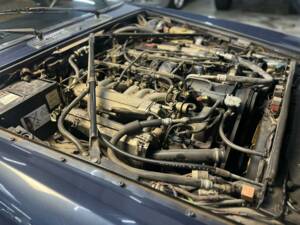 Image 20/22 of Jaguar XJ 12 (1988)