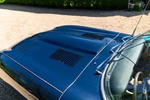 Image 37/86 de Jaguar E-Type (1967)