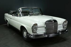 Imagen 8/50 de Mercedes-Benz 250 SE (1966)