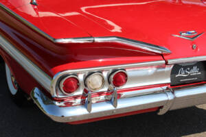 Image 13/31 of Chevrolet Impala Convertible (1960)