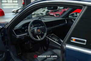 Image 28/50 of Porsche 911 Carrera 4S &quot;Belgian Legend Edition&quot; (2020)