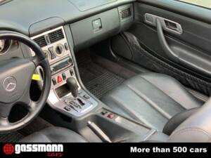 Immagine 11/15 di Mercedes-Benz SLK 230 Kompressor (2000)