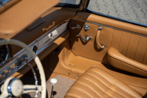 Image 19/38 of Mercedes-Benz 300 SL Roadster (1961)